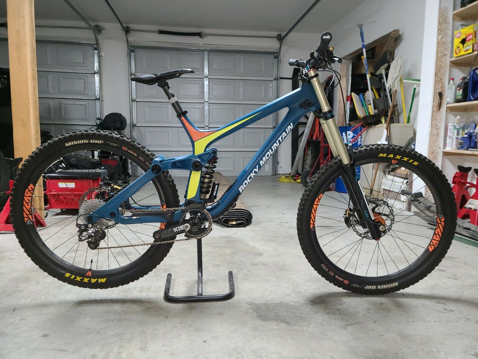 used santa cruz v10