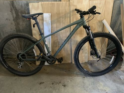 specialized pitch sport medium