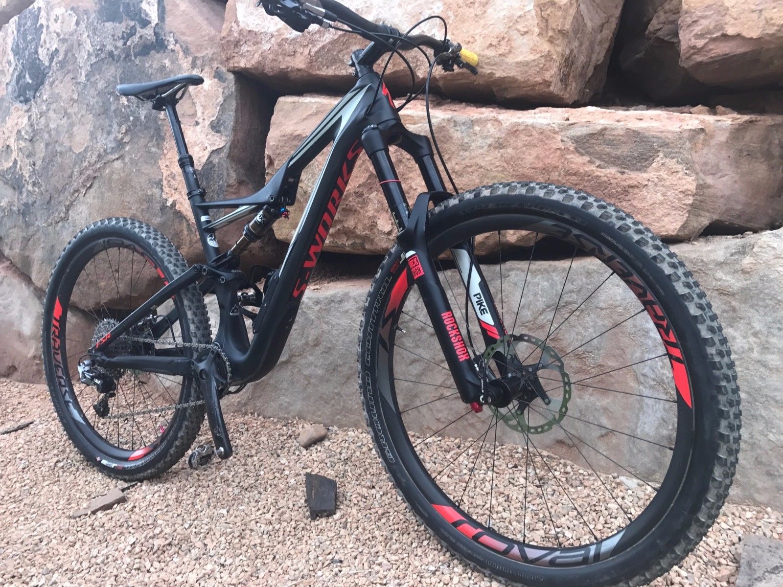 specialized stumpjumper full suspension mountain bike