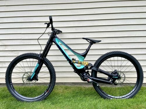 Demo 8 Carbon Moutain Bike Size 